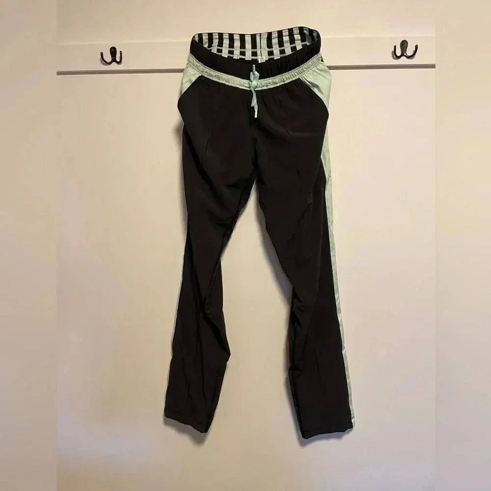 Size 4 Lululemon run bandit track pants
